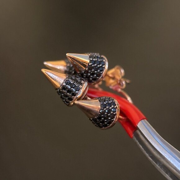 Pave Black Stones Rose Gold Stud - Picture 5 of 7